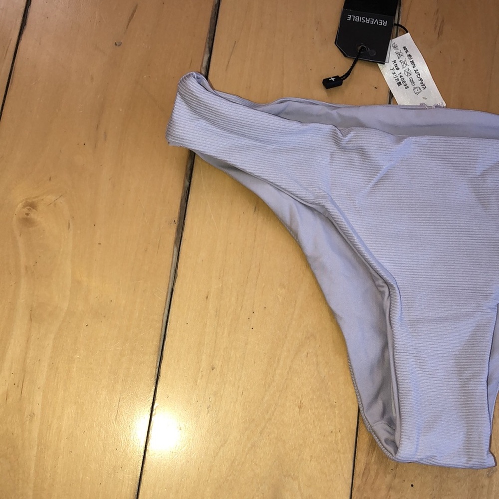NWT Tavik Swimwear Lavender Reversible Swim Bottoms Size X-Small - Picture 3 of 5